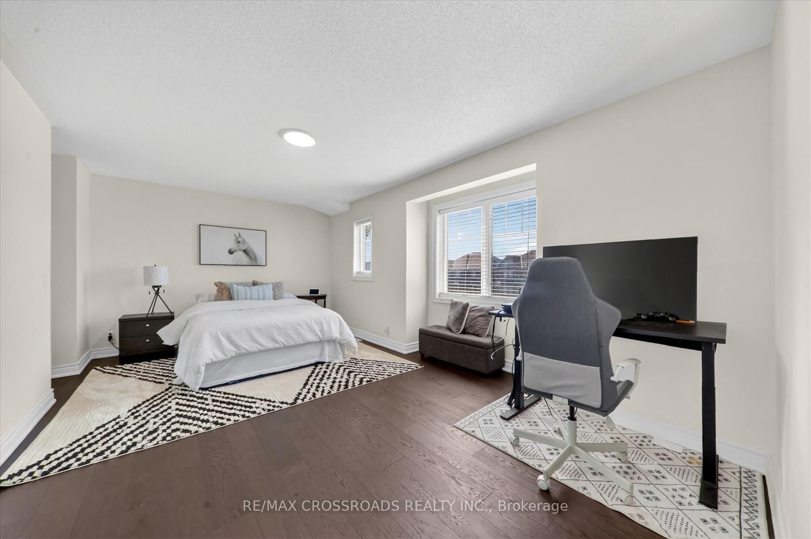 98 Britannia Avenue E - Photo 35