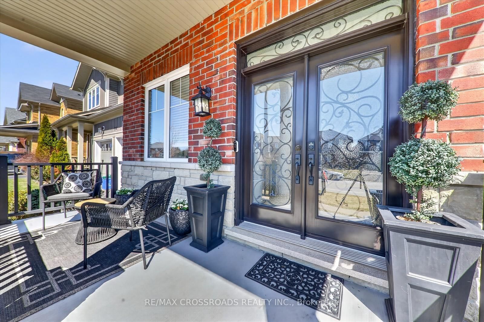 98 Britannia Avenue E - Photo 4