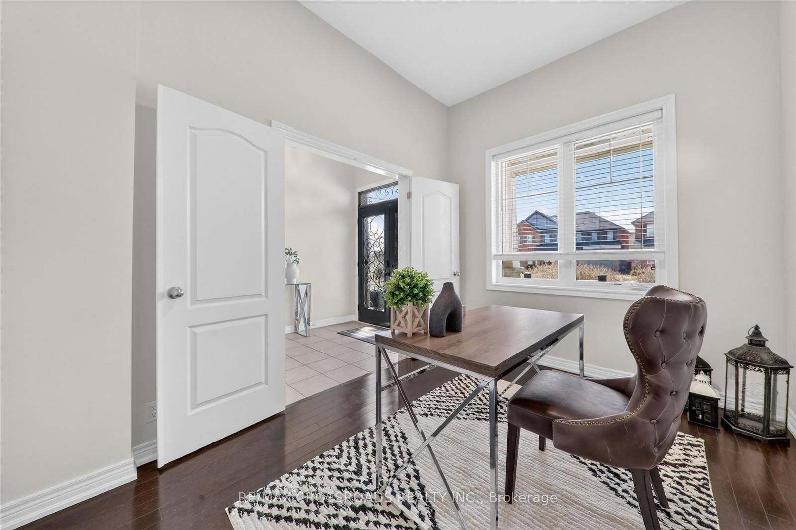 98 Britannia Avenue E - Photo 8