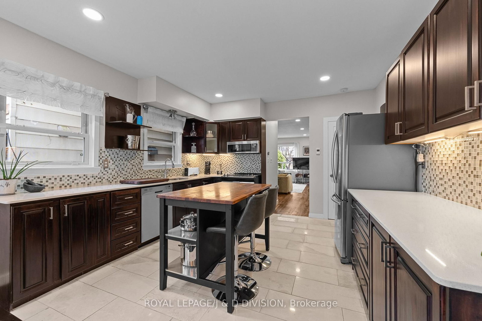 Detached House for sale at 71 Madelaine Avenue, Toronto, Ontario, M1L 2X6 - Oakridge - MLS: E12992424