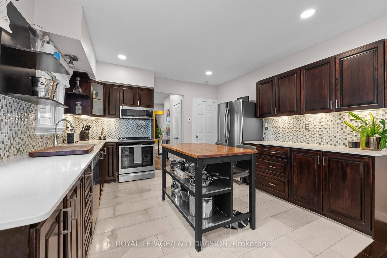 Detached House for sale at 71 Madelaine Avenue, Toronto, Ontario, M1L 2X6 - Oakridge - MLS: E12992424