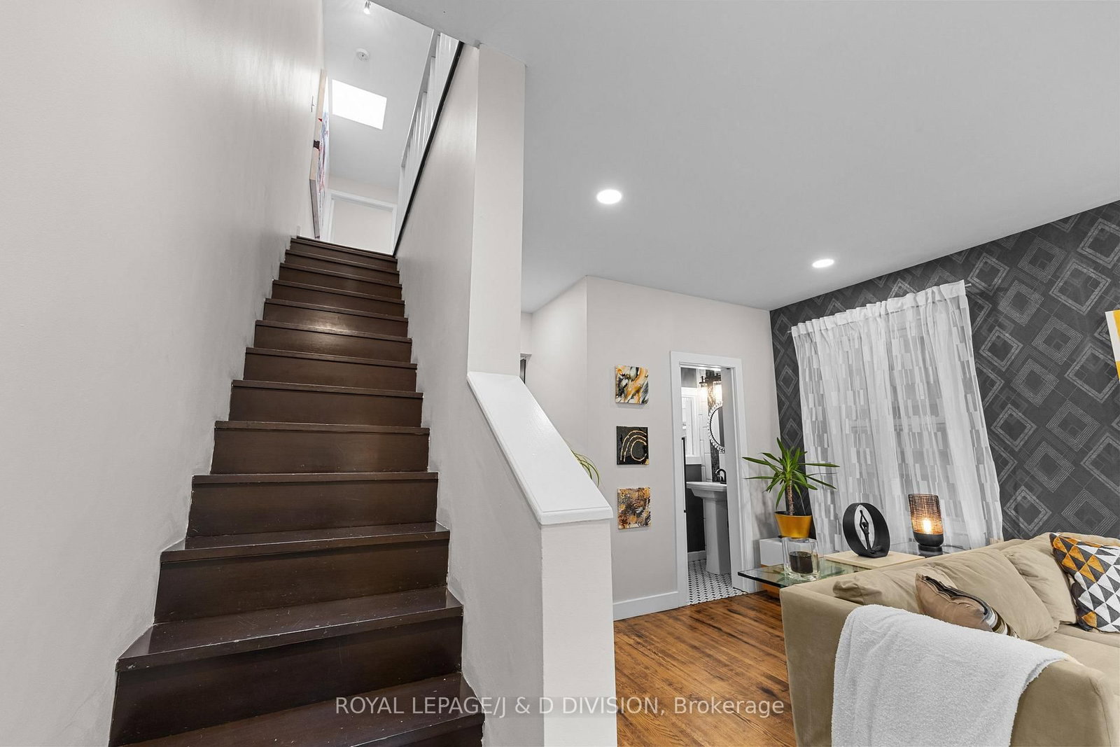 Detached House for sale at 71 Madelaine Avenue, Toronto, Ontario, M1L 2X6 - Oakridge - MLS: E12992424