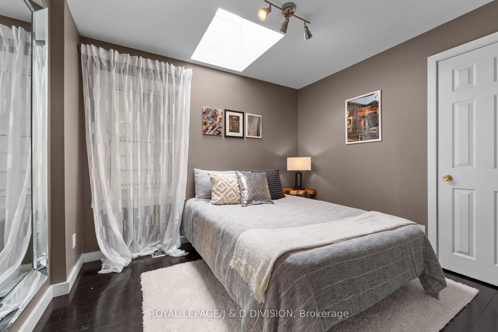 Detached House for sale at 71 Madelaine Avenue, Toronto, Ontario, M1L 2X6 - Oakridge - MLS: E12992424