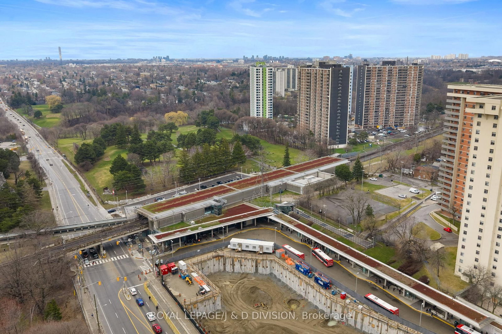 Detached House for sale at 71 Madelaine Avenue, Toronto, Ontario, M1L 2X6 - Oakridge - MLS: E12992424