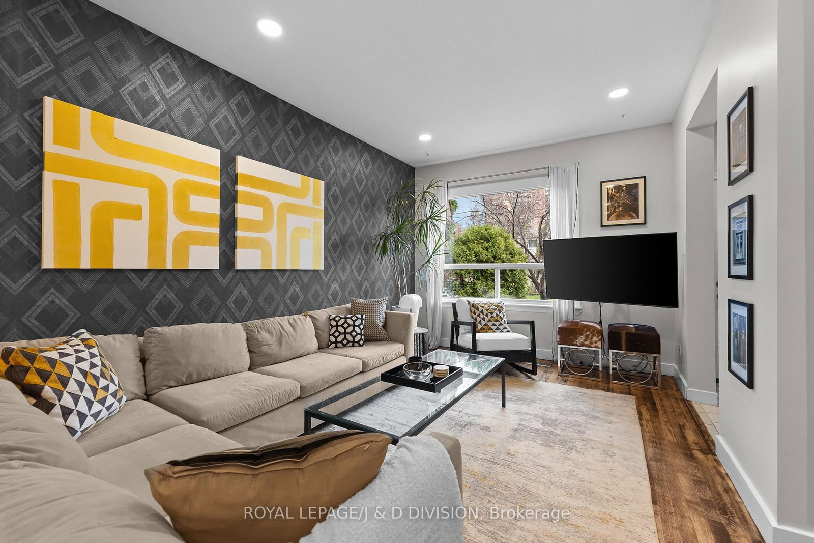 Detached House for sale at 71 Madelaine Avenue, Toronto, Ontario, M1L 2X6 - Oakridge - MLS: E12992424