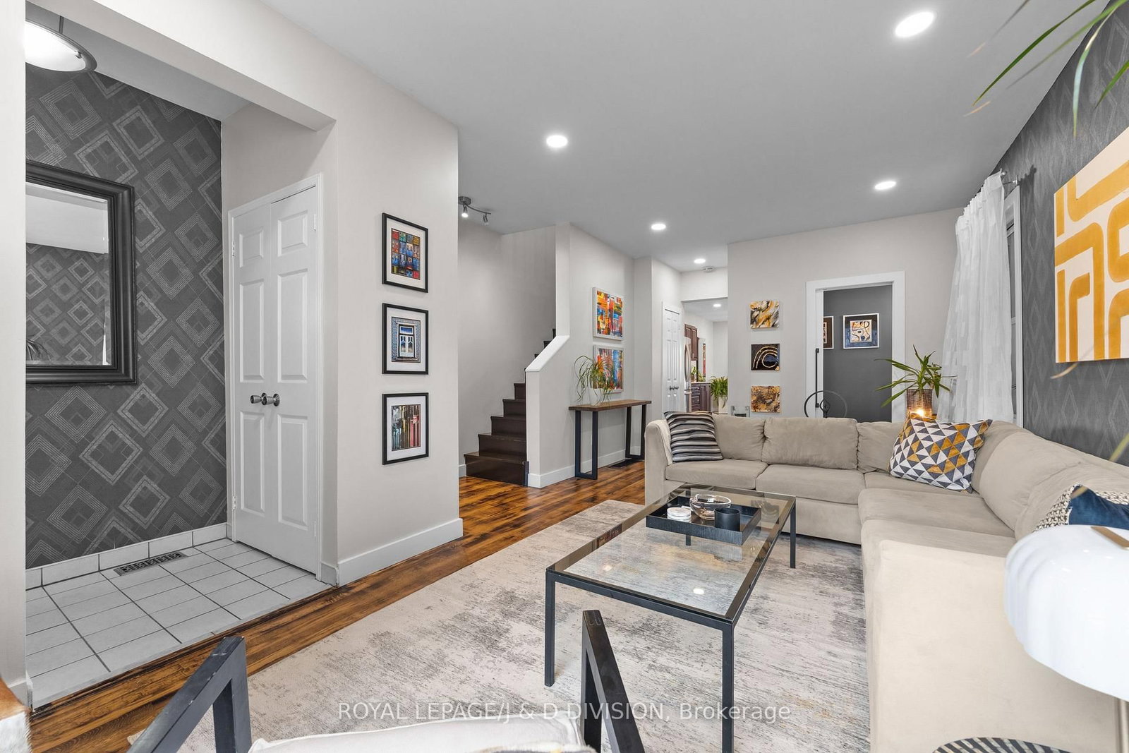 Detached House for sale at 71 Madelaine Avenue, Toronto, Ontario, M1L 2X6 - Oakridge - MLS: E12992424