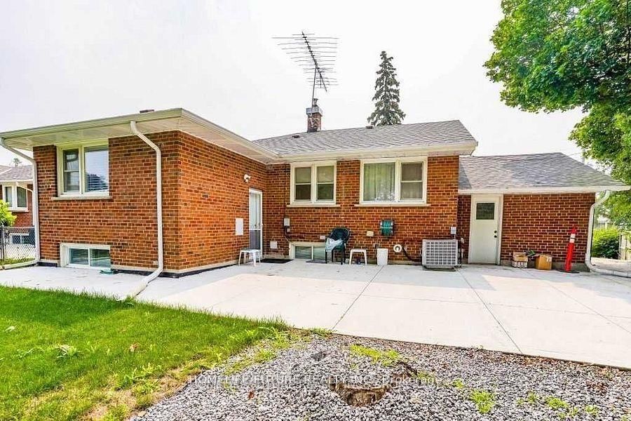 48 Farmcrest Drive, Unit BSMT - Photo 16