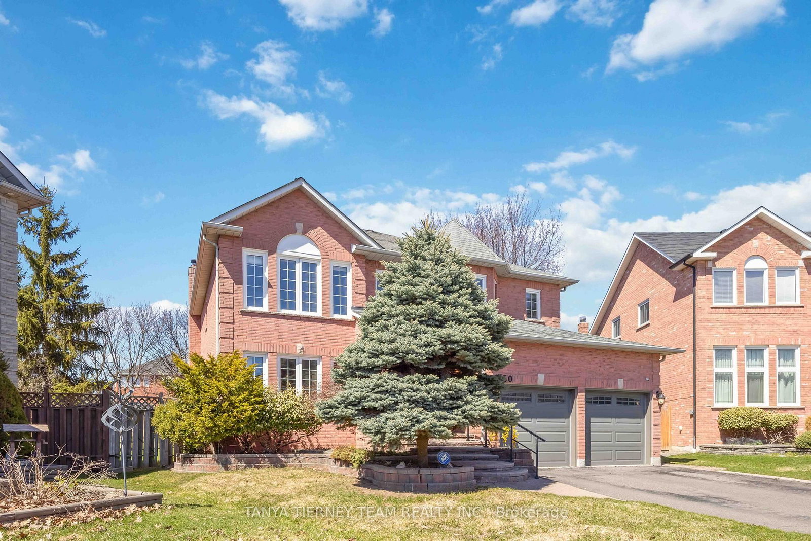 Detached House for sale at 50 Lipton Crescent, Whitby, Ontario, L1R 1W7 - Pringle Creek - MLS: E12992722