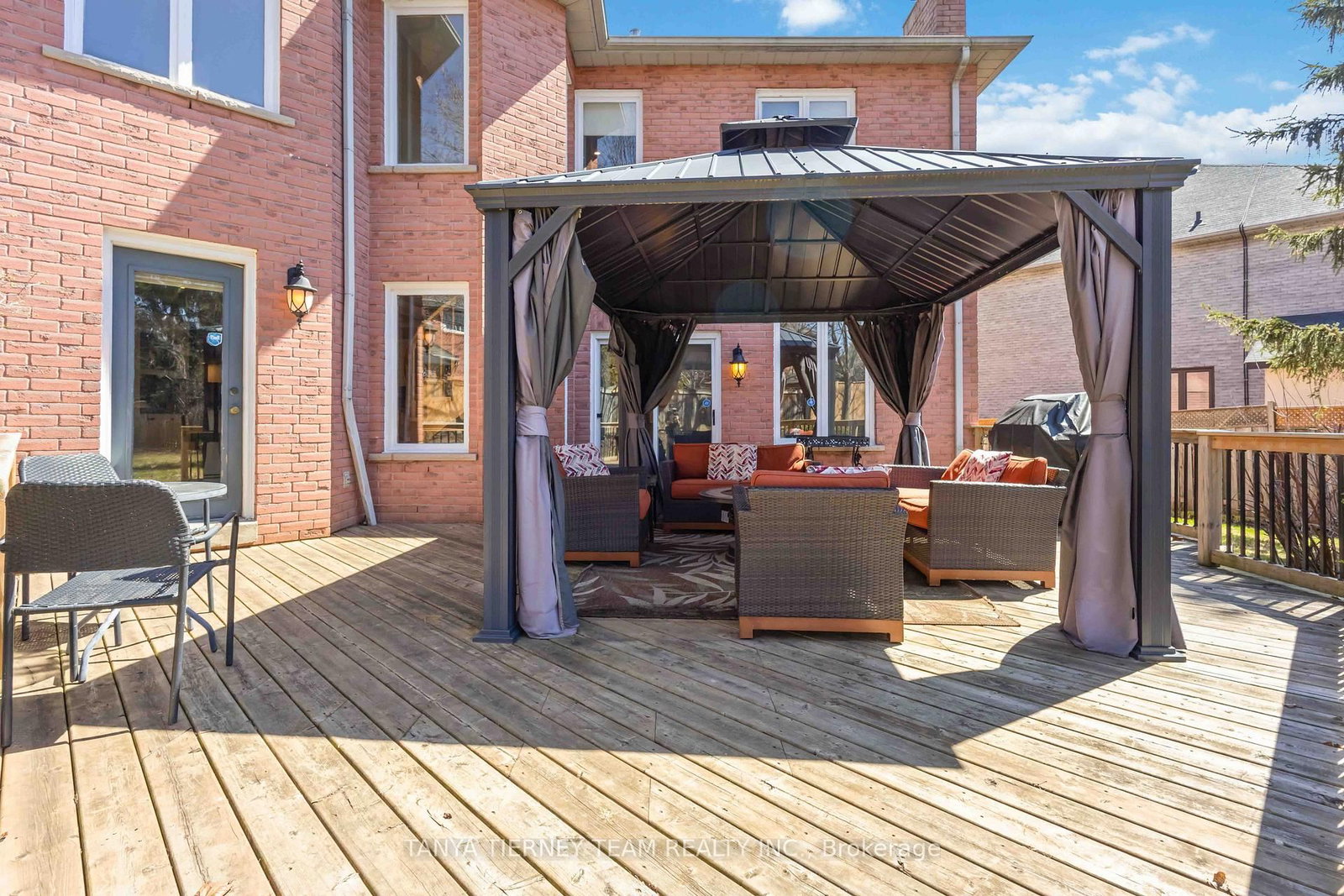 Detached House for sale at 50 Lipton Crescent, Whitby, Ontario, L1R 1W7 - Pringle Creek - MLS: E12992722