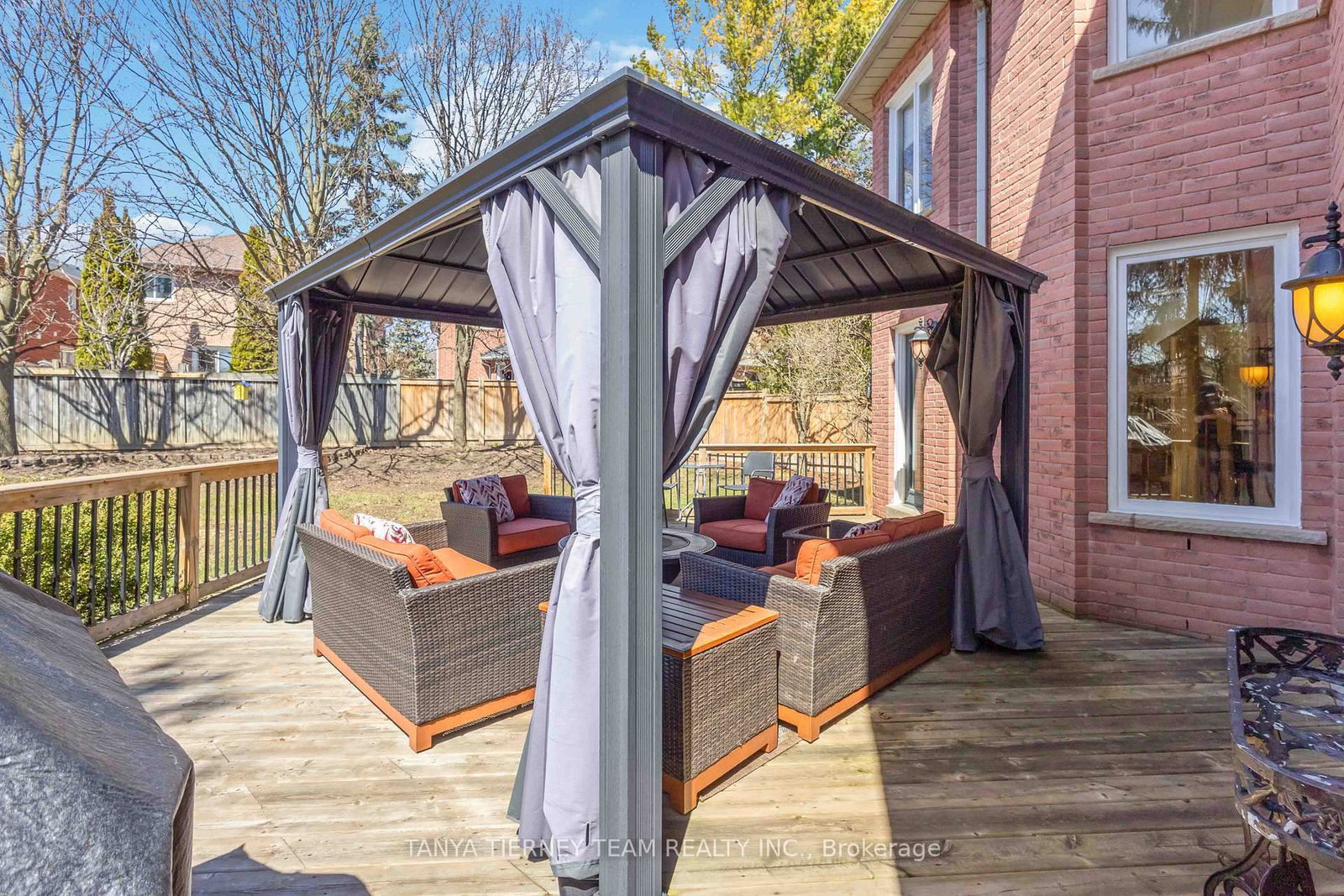 Detached House for sale at 50 Lipton Crescent, Whitby, Ontario, L1R 1W7 - Pringle Creek - MLS: E12992722