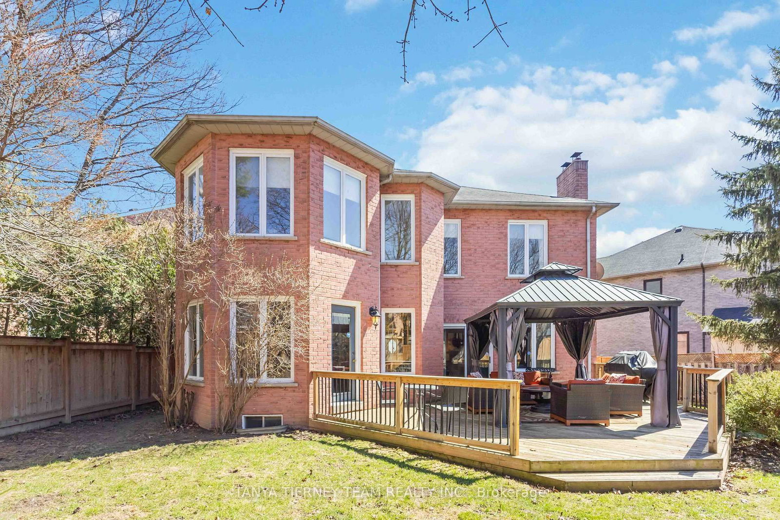 Detached House for sale at 50 Lipton Crescent, Whitby, Ontario, L1R 1W7 - Pringle Creek - MLS: E12992722