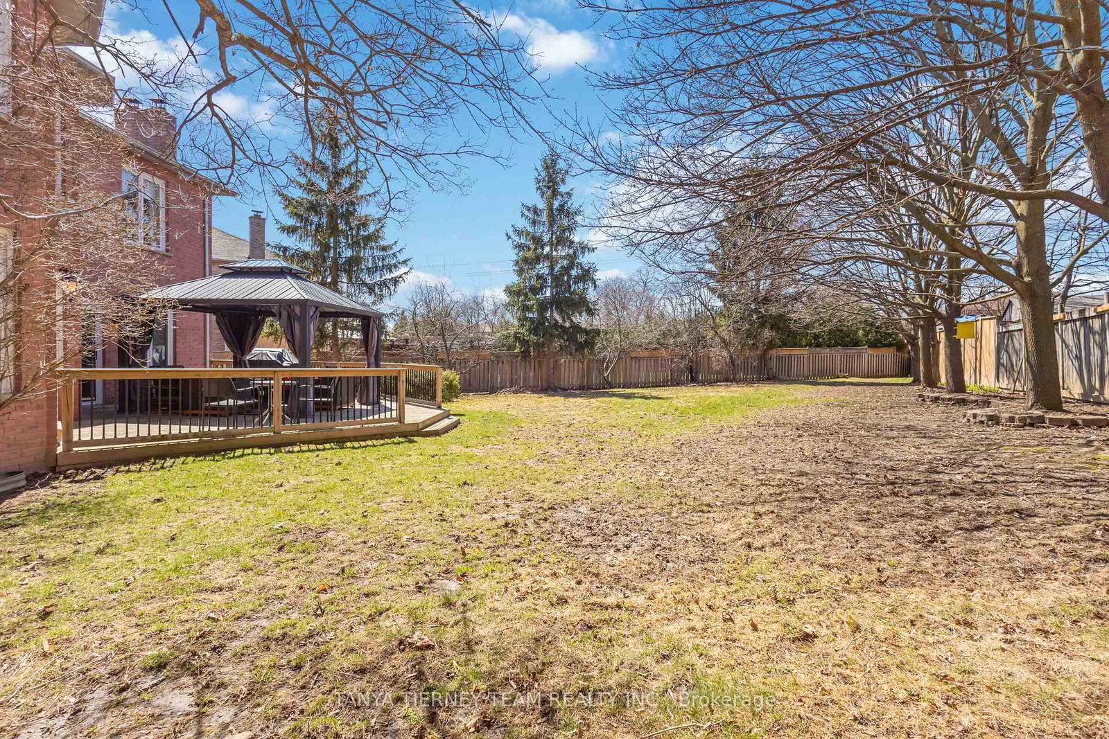 Detached House for sale at 50 Lipton Crescent, Whitby, Ontario, L1R 1W7 - Pringle Creek - MLS: E12992722