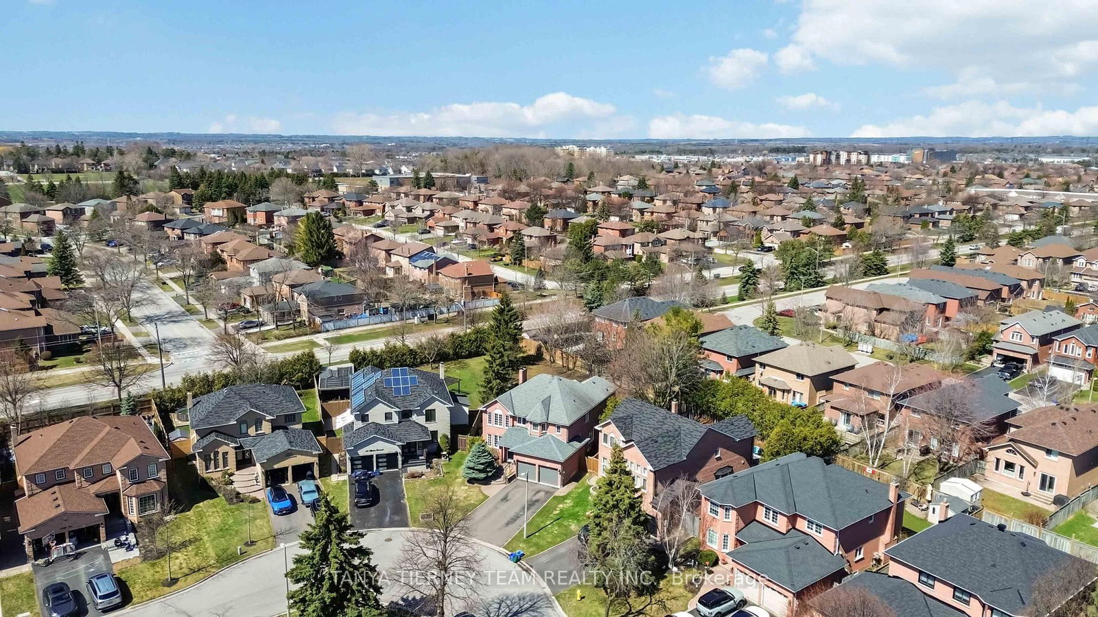 Detached House for sale at 50 Lipton Crescent, Whitby, Ontario, L1R 1W7 - Pringle Creek - MLS: E12992722