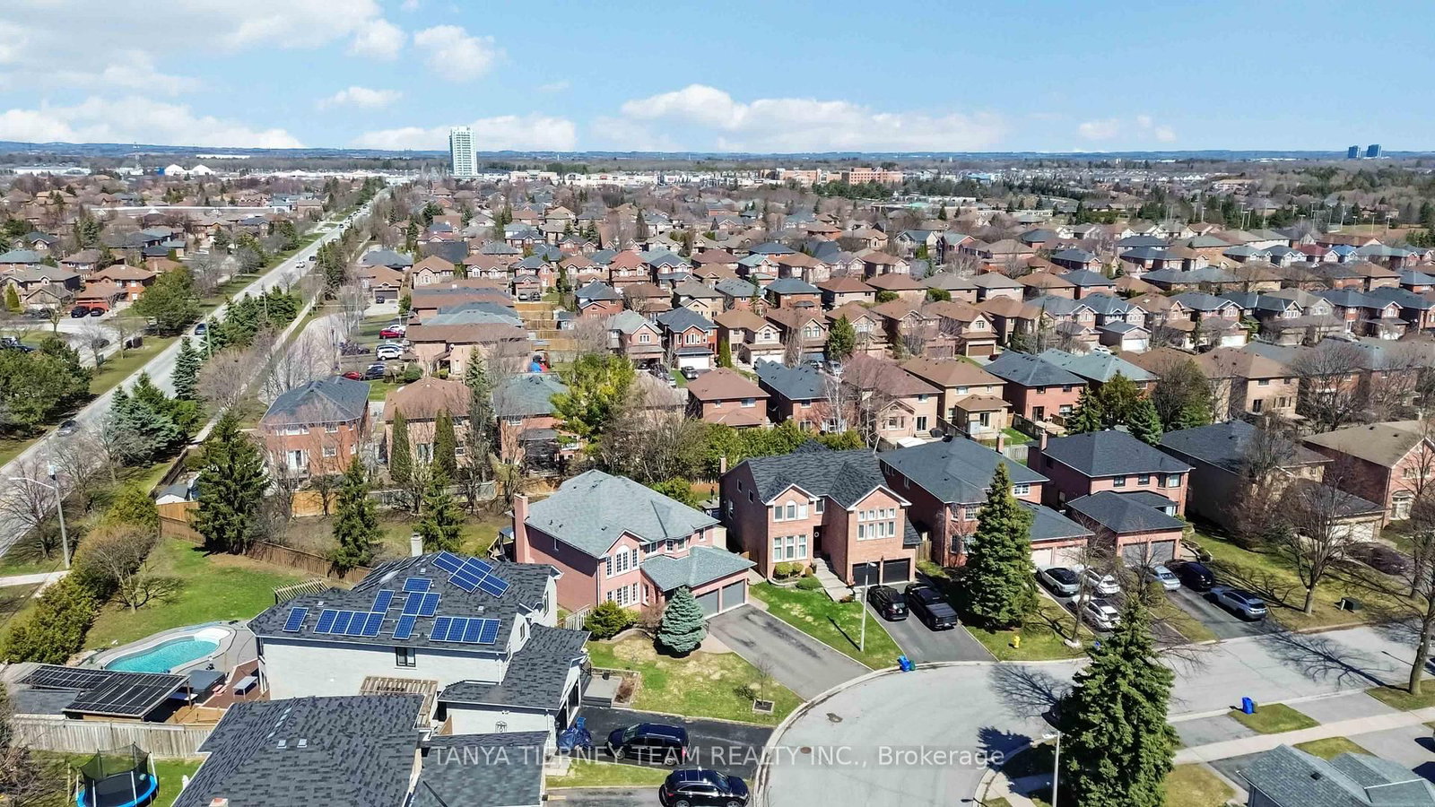 Detached House for sale at 50 Lipton Crescent, Whitby, Ontario, L1R 1W7 - Pringle Creek - MLS: E12992722