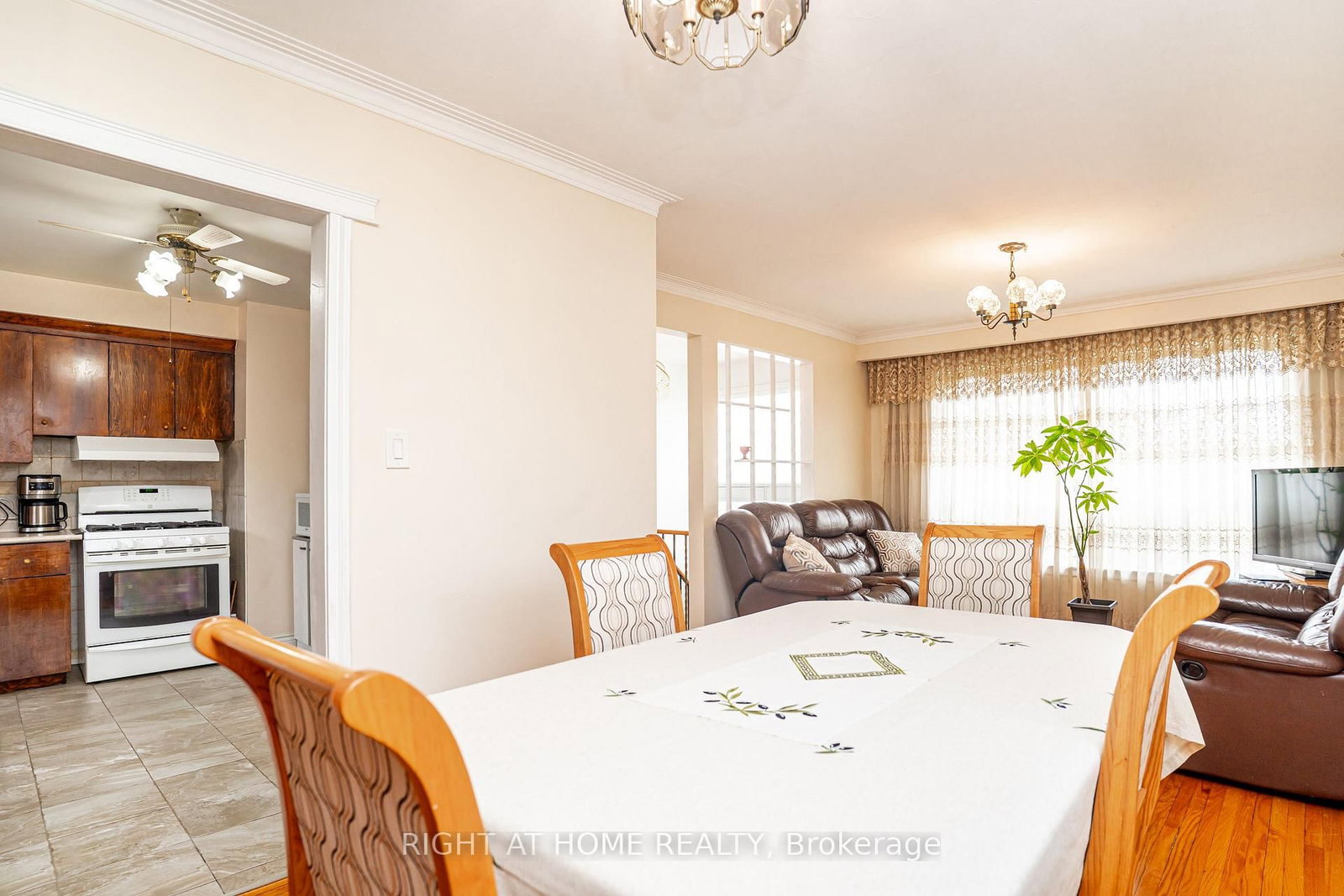 Detached House for sale at 67 Torrance Road, Toronto, Ontario, M1J 2J6 - Eglinton East - MLS: E12992744