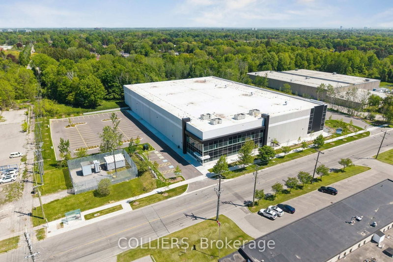 610 Coronation Dr photo 2