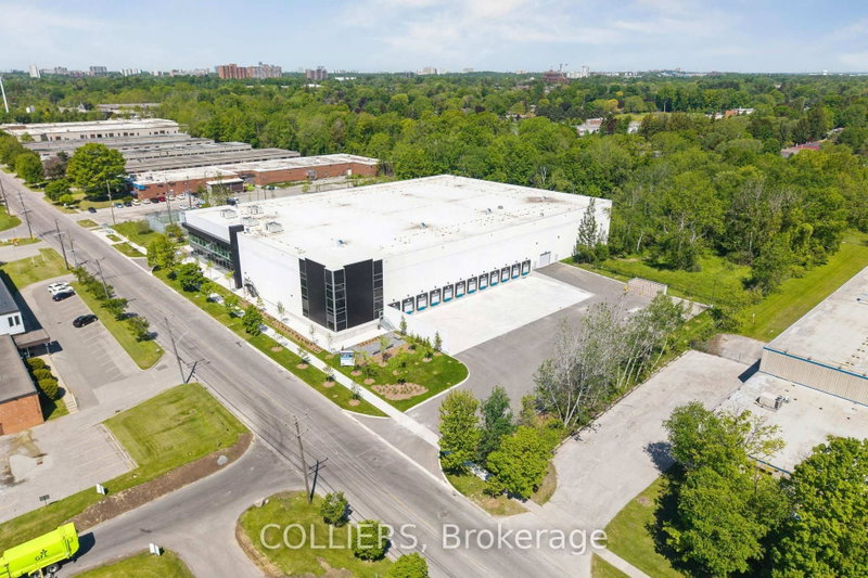 610 Coronation Dr photo 3