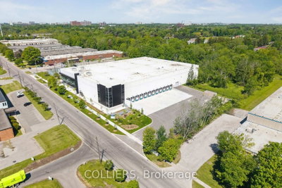 610 Coronation Drive — photo 3