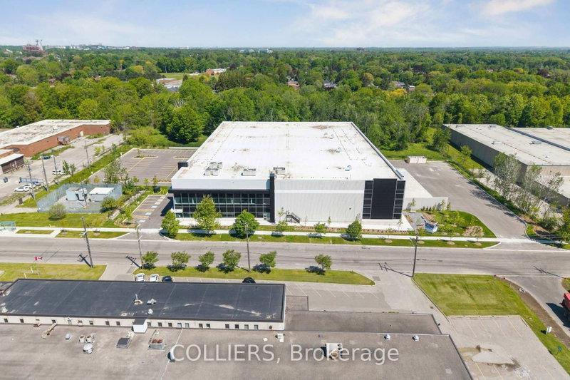 610 Coronation Dr photo 4