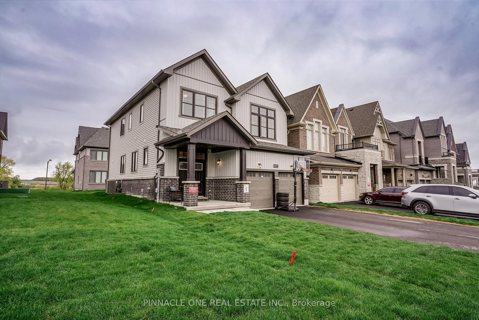 1057 Suddard Avenue - Photo 2