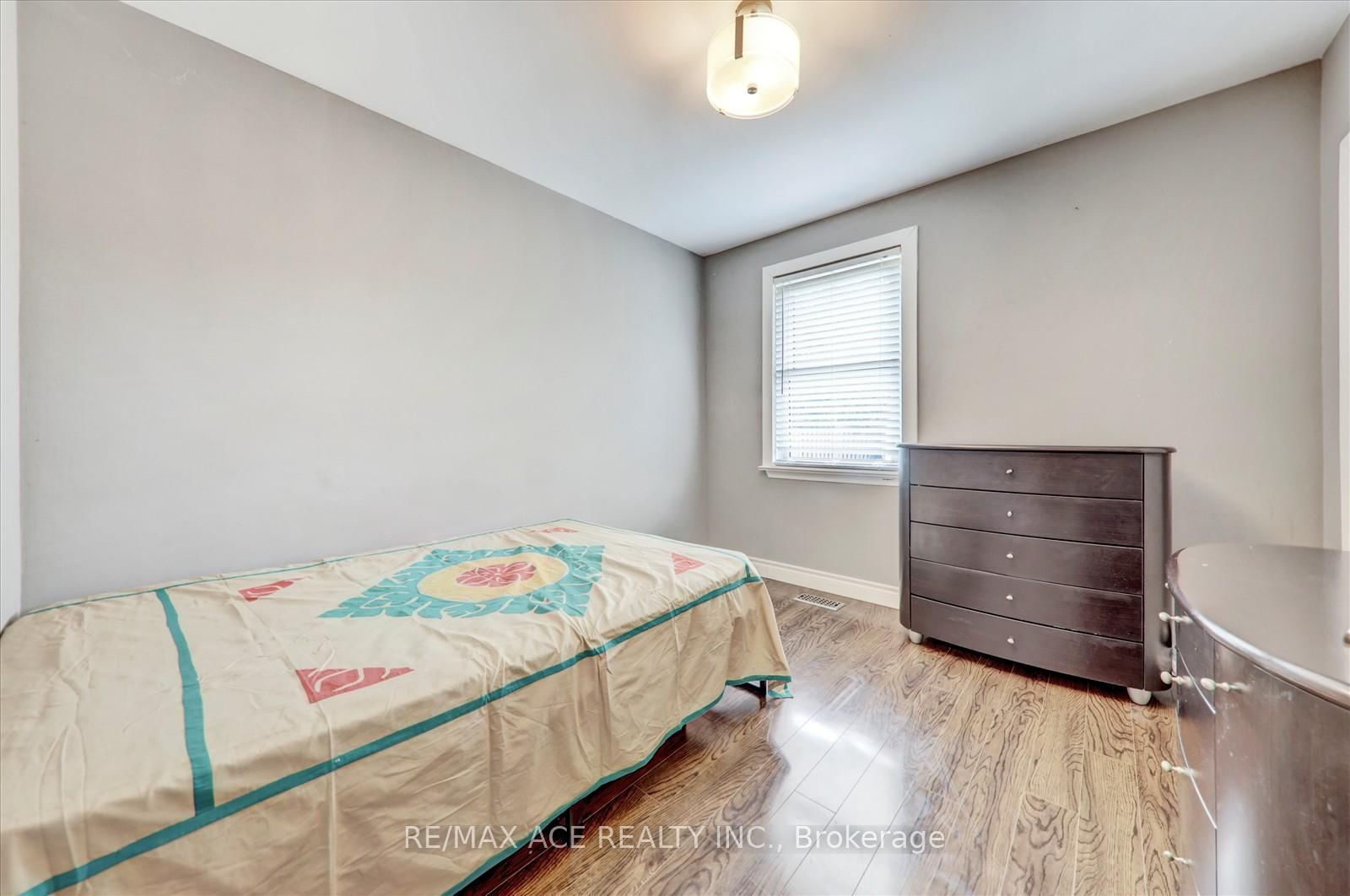 Detached House for sale at 10 Blakemanor Boulevard, Toronto, Ontario, M1J 2W4 - Woburn - MLS: E12993272