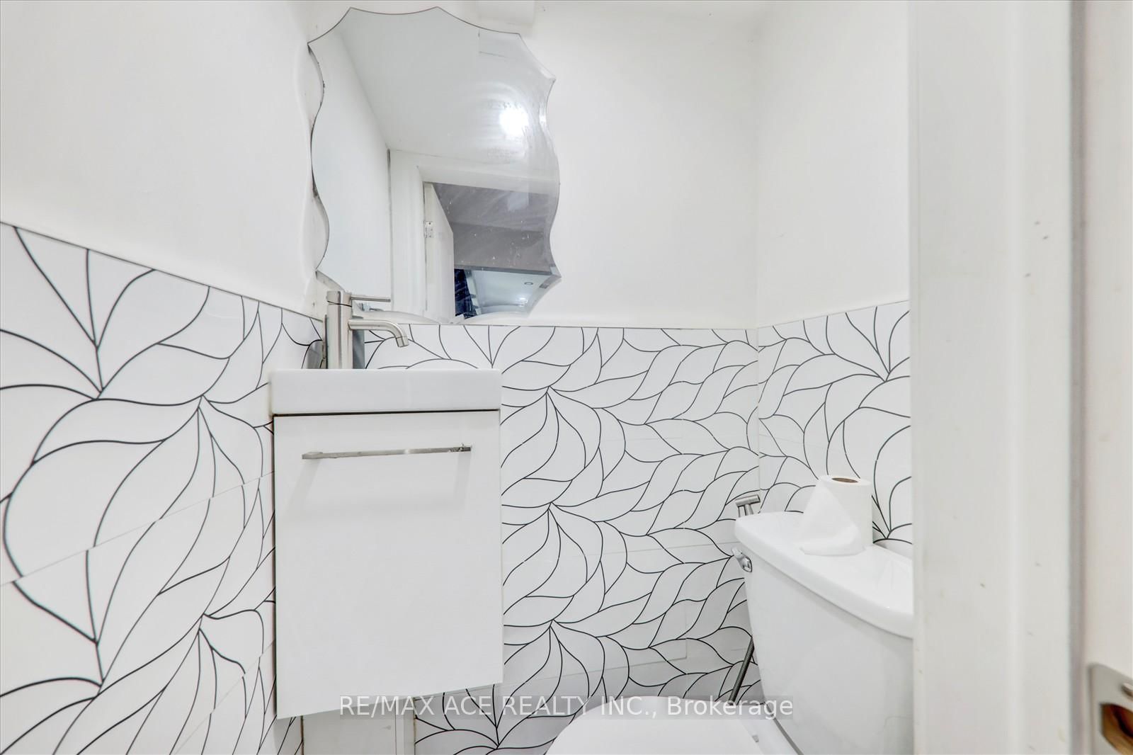 Detached House for sale at 10 Blakemanor Boulevard, Toronto, Ontario, M1J 2W4 - Woburn - MLS: E12993272