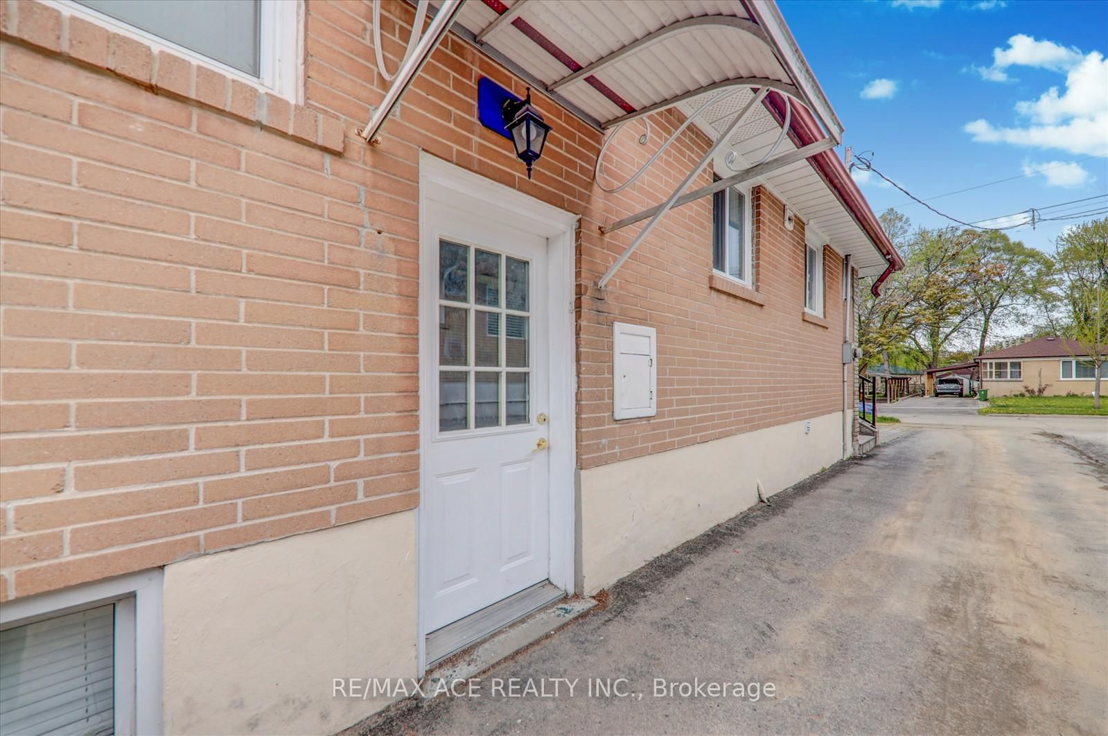 10 Blakemanor Boulevard - Photo 33