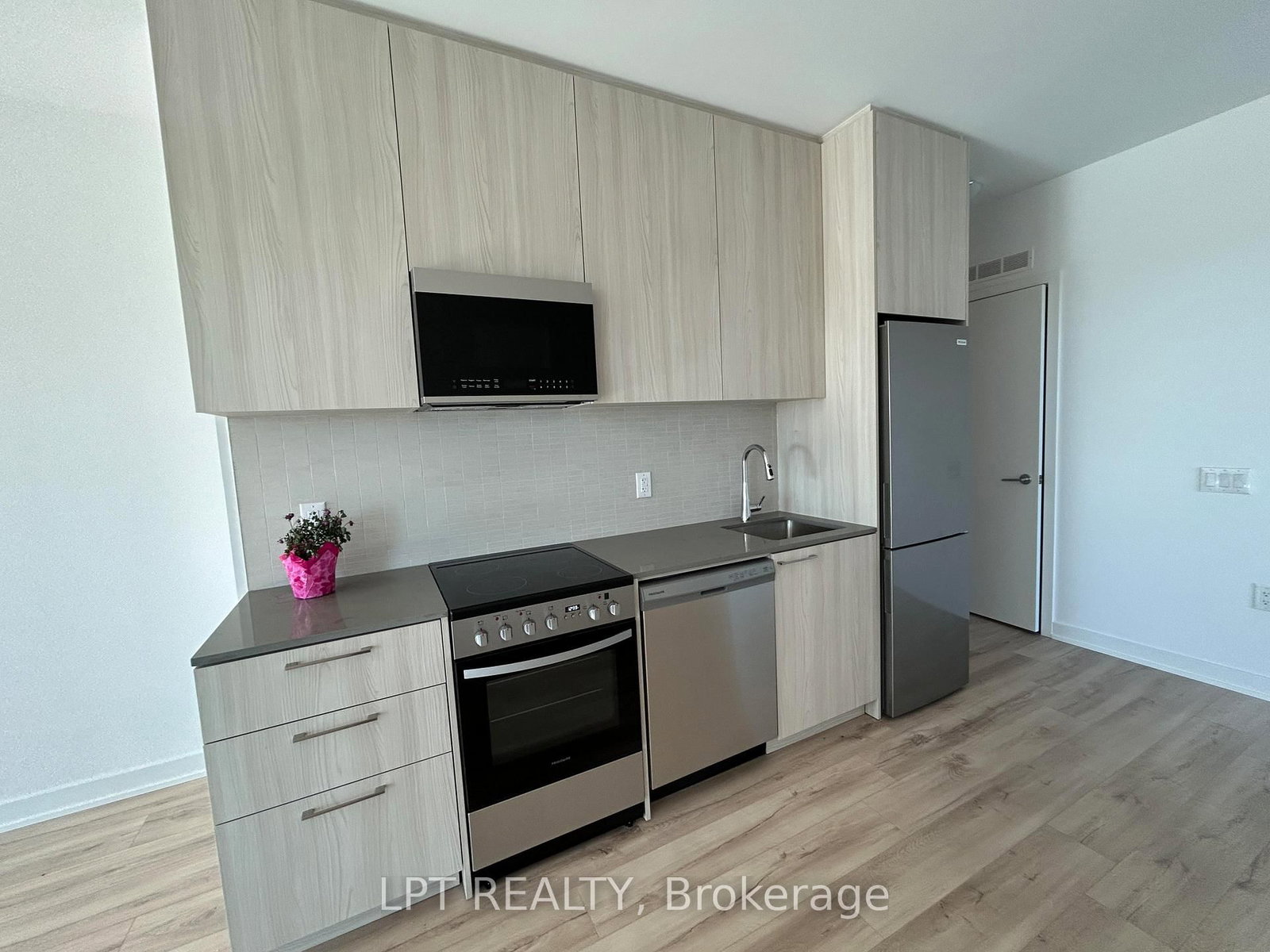 7437 Kingston Road, Unit 1109 - Photo 10