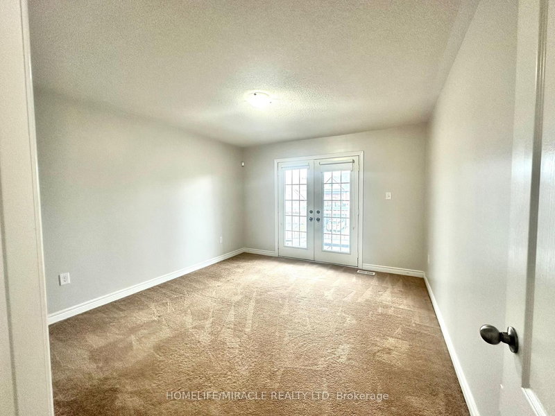 103 William Fair Dr, Clarington, L1C 0T2 | Image 2