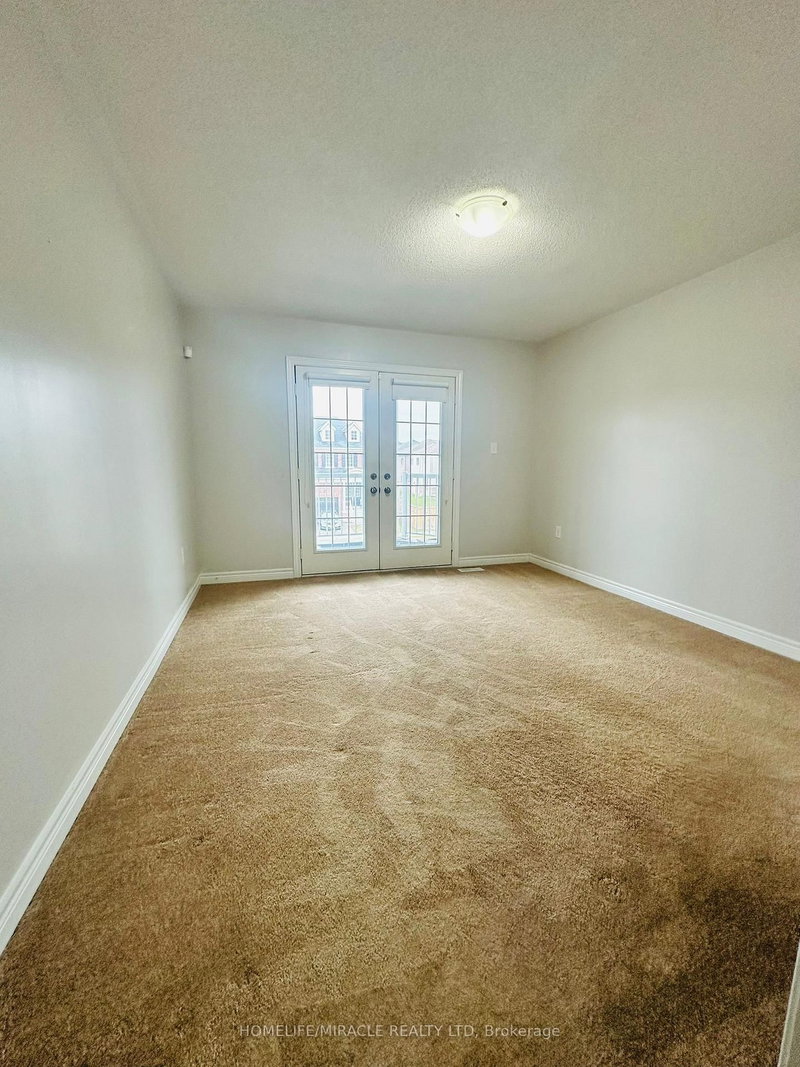 103 William Fair Dr, Clarington, L1C 0T2 | Image 3