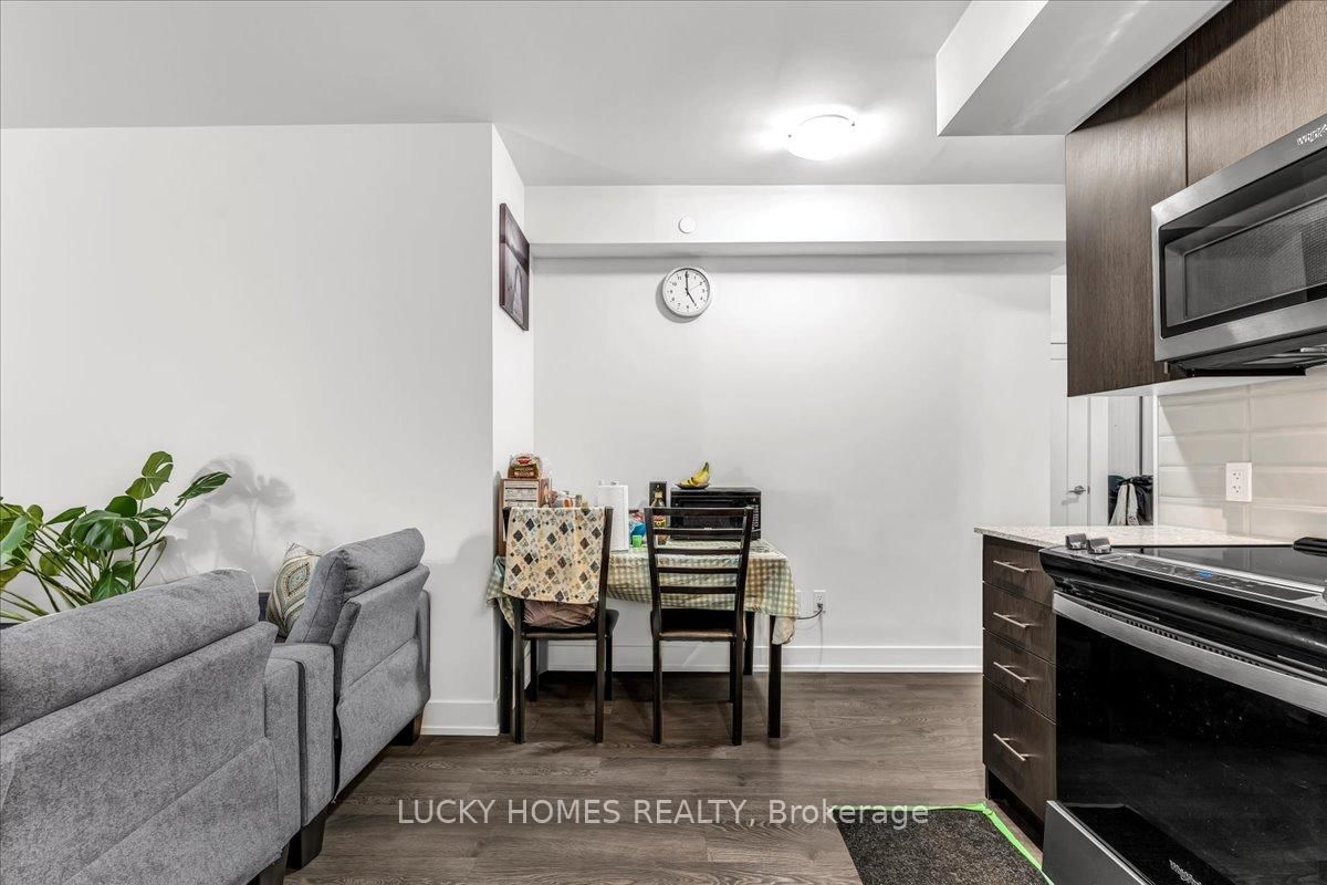 2550 Simcoe Street, Unit 317 - Photo 14