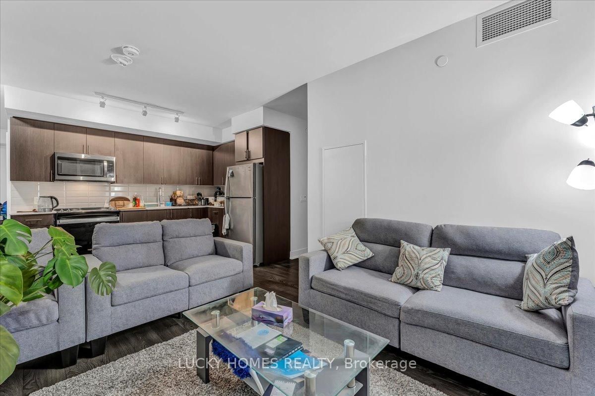 2550 Simcoe Street, Unit 317 - Photo 9