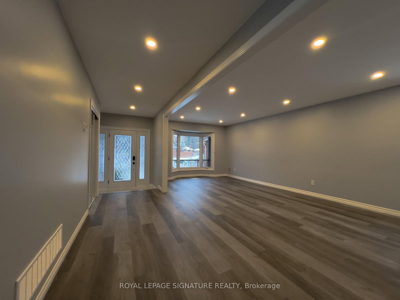 (Upper) - 2111 Lynn Heights Dr, Pickering, L1X 2S1 | Image 3