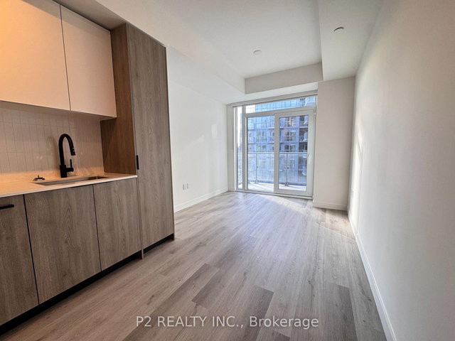 427 - 1635 MILITARY Trail