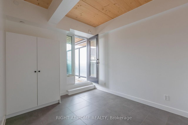 201 - 1598 Queen Street E