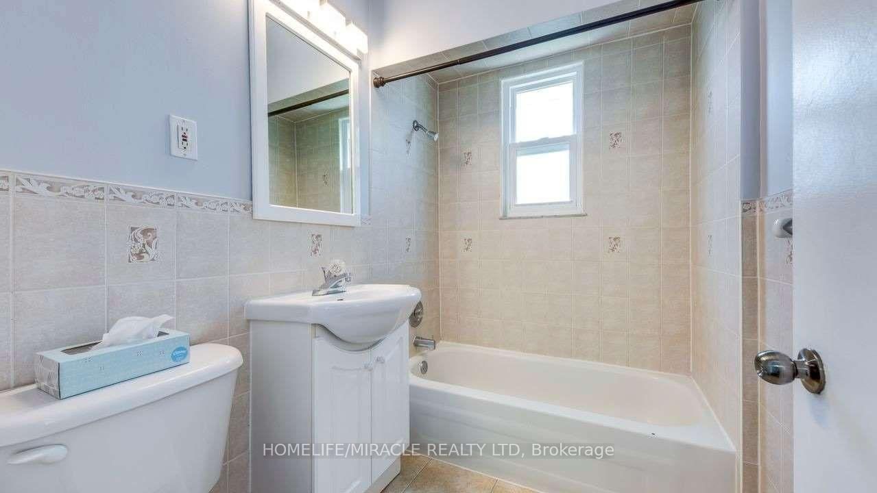 Detached House for lease at 3 Independence Drive, Toronto, Ontario, M1K 3R7 - Kennedy Park - MLS: E12993880