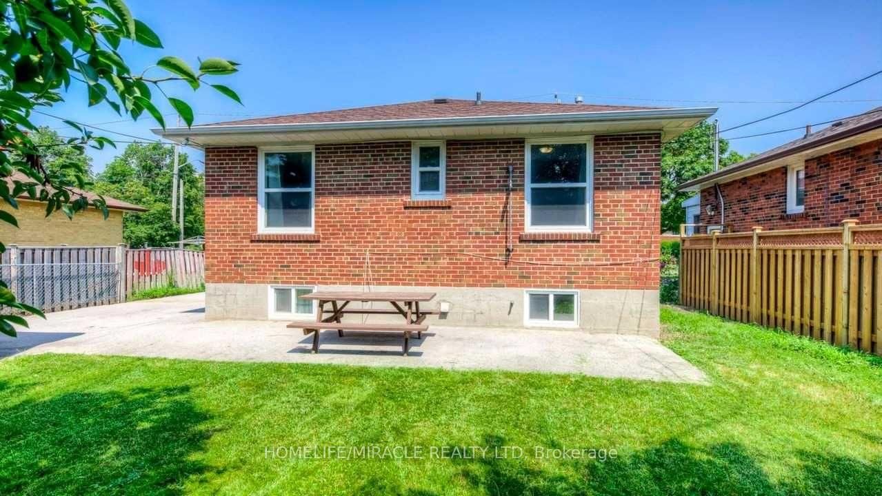 Detached House for lease at 3 Independence Drive, Toronto, Ontario, M1K 3R7 - Kennedy Park - MLS: E12993880