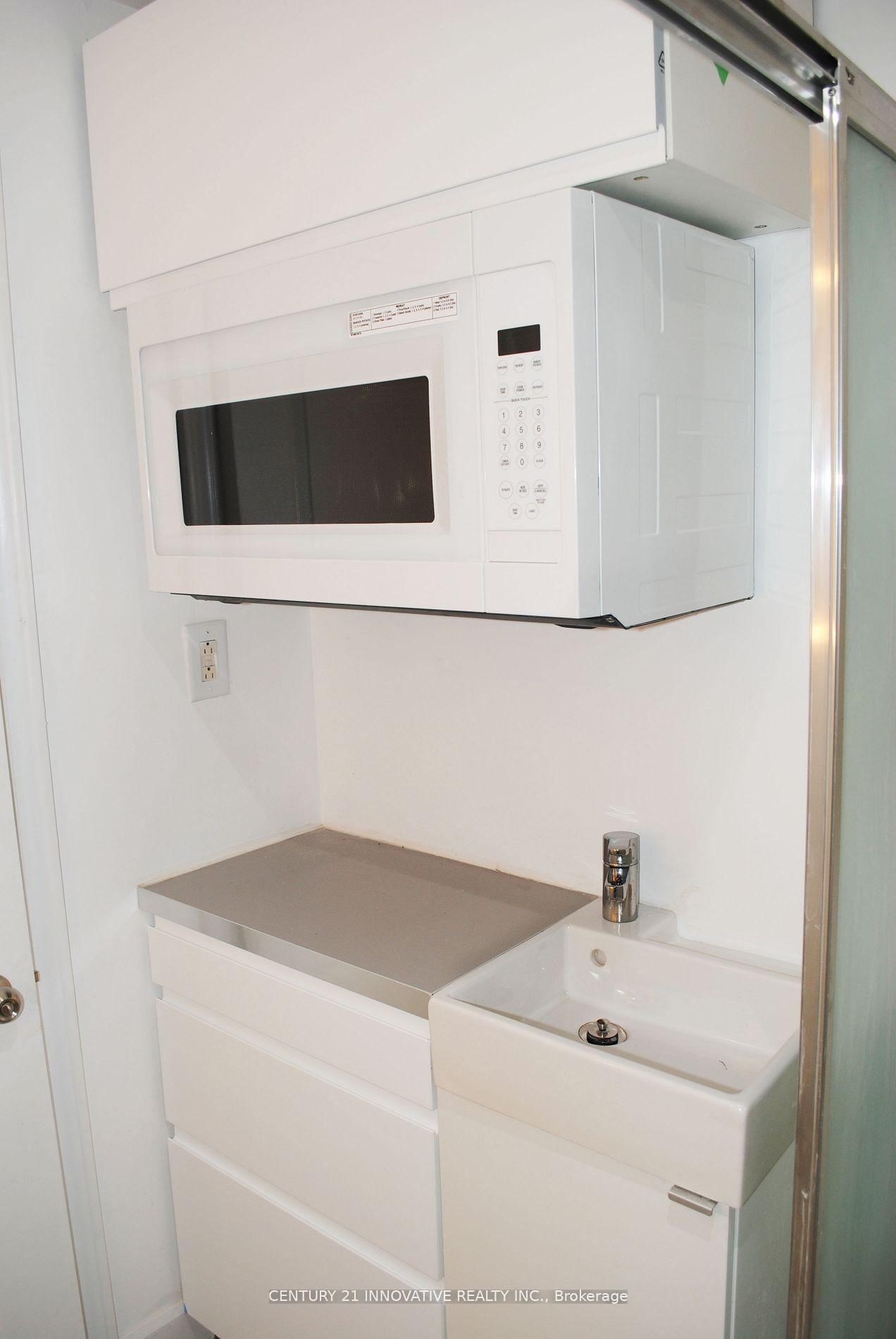 42 St Dunstan Drive, Unit Studio - Photo 3