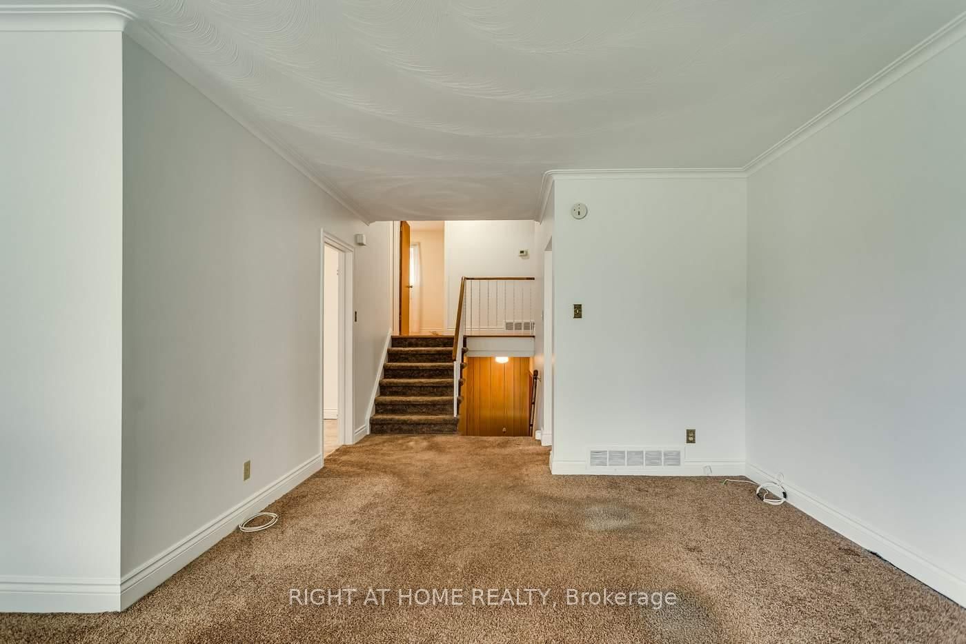 Detached House for sale at 22 Sheva Court, Toronto, Ontario, M1K 3P9 - Kennedy Park - MLS: E12994046