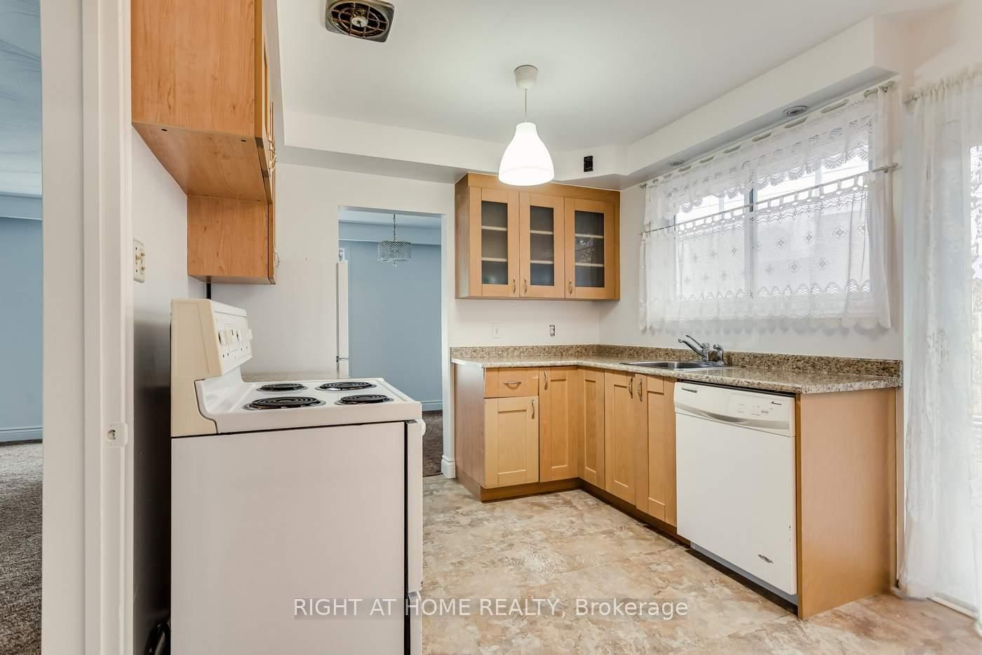 Detached House for sale at 22 Sheva Court, Toronto, Ontario, M1K 3P9 - Kennedy Park - MLS: E12994046