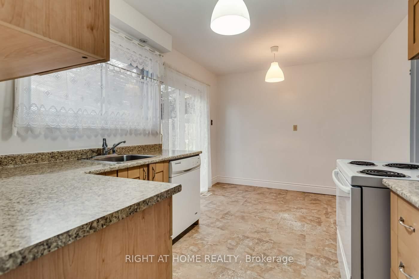 Detached House for sale at 22 Sheva Court, Toronto, Ontario, M1K 3P9 - Kennedy Park - MLS: E12994046