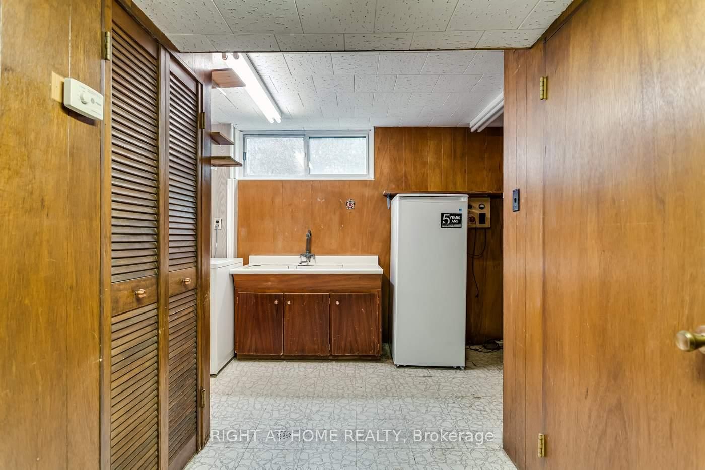 Detached House for sale at 22 Sheva Court, Toronto, Ontario, M1K 3P9 - Kennedy Park - MLS: E12994046