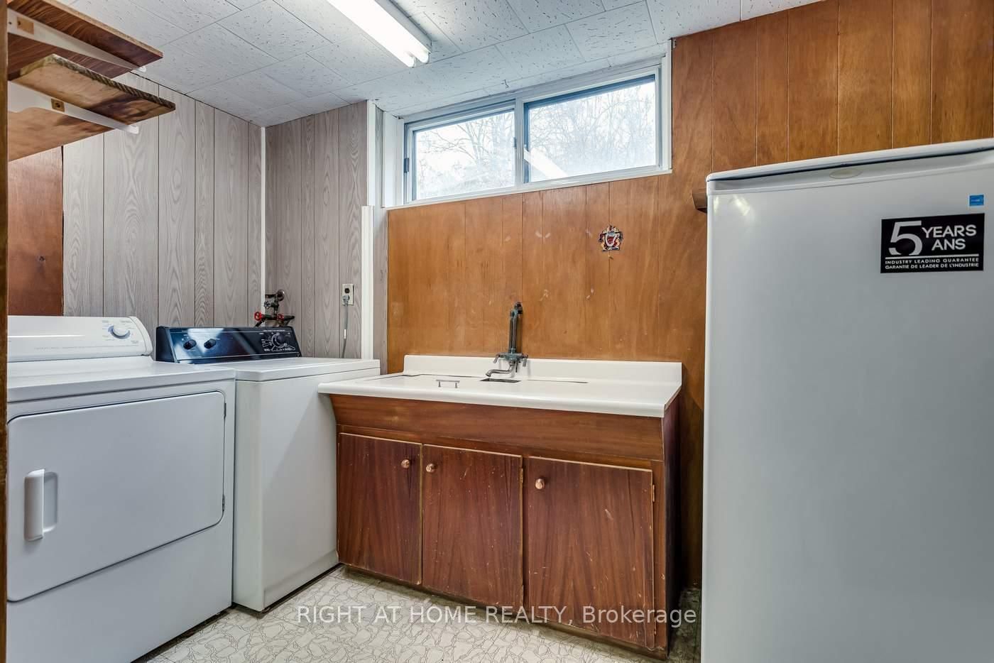 Detached House for sale at 22 Sheva Court, Toronto, Ontario, M1K 3P9 - Kennedy Park - MLS: E12994046