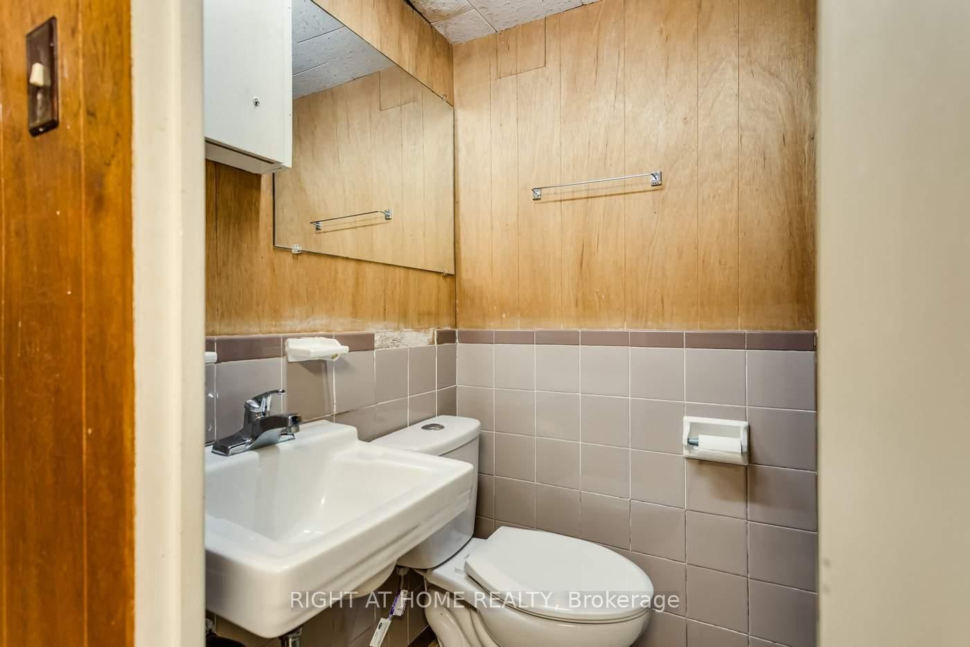 Detached House for sale at 22 Sheva Court, Toronto, Ontario, M1K 3P9 - Kennedy Park - MLS: E12994046