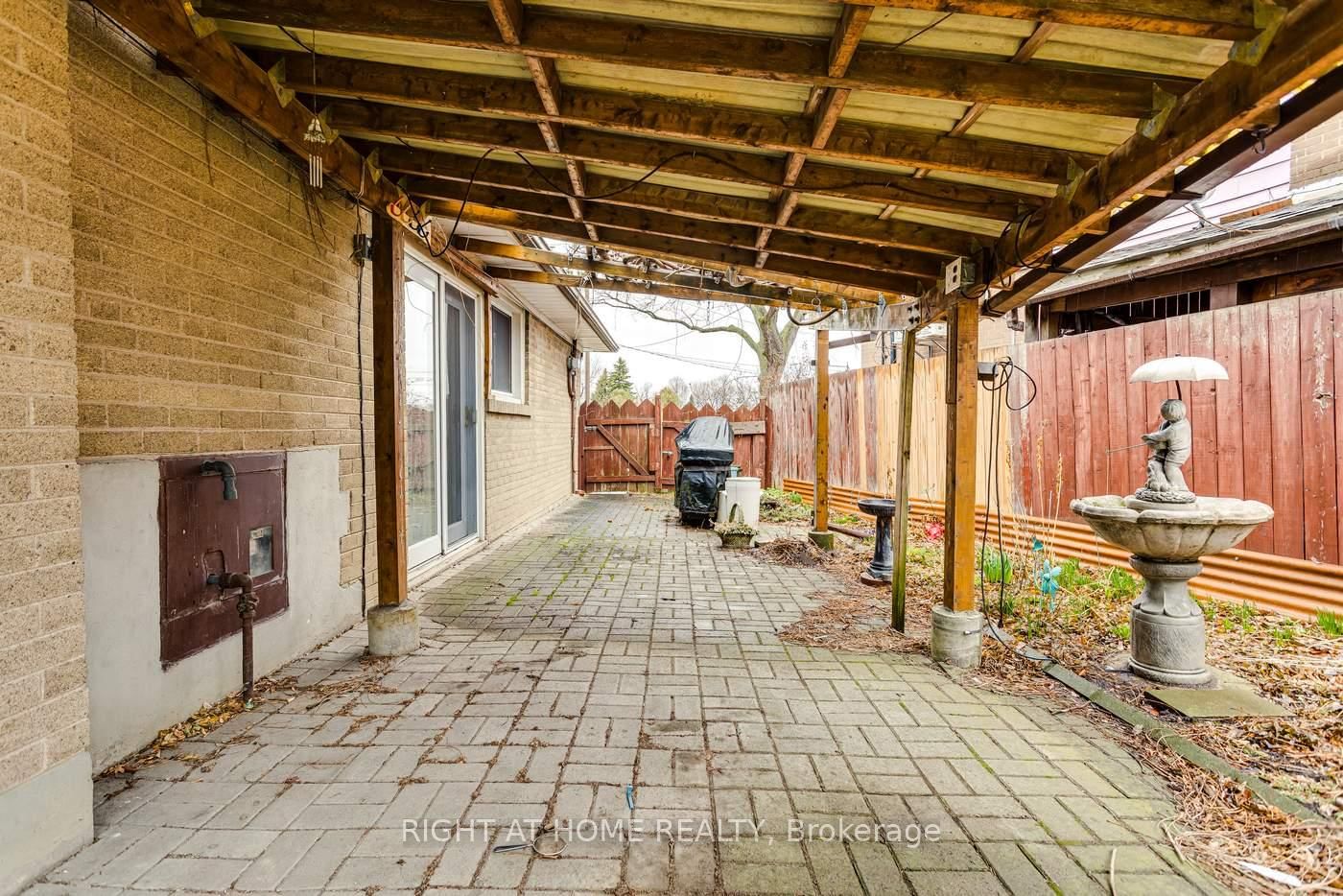 Detached House for sale at 22 Sheva Court, Toronto, Ontario, M1K 3P9 - Kennedy Park - MLS: E12994046