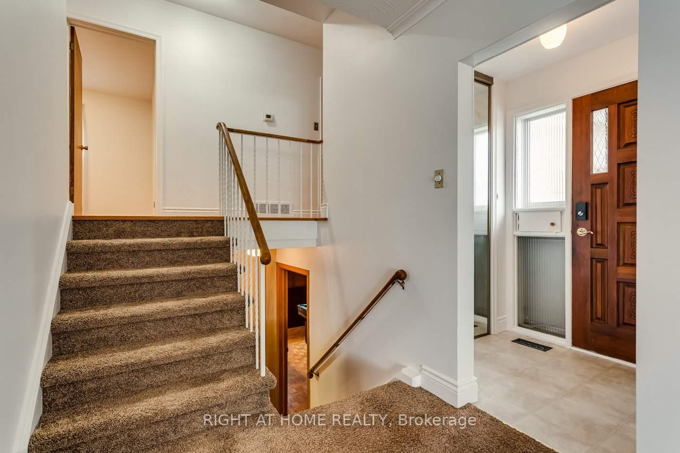 Detached House for sale at 22 Sheva Court, Toronto, Ontario, M1K 3P9 - Kennedy Park - MLS: E12994046