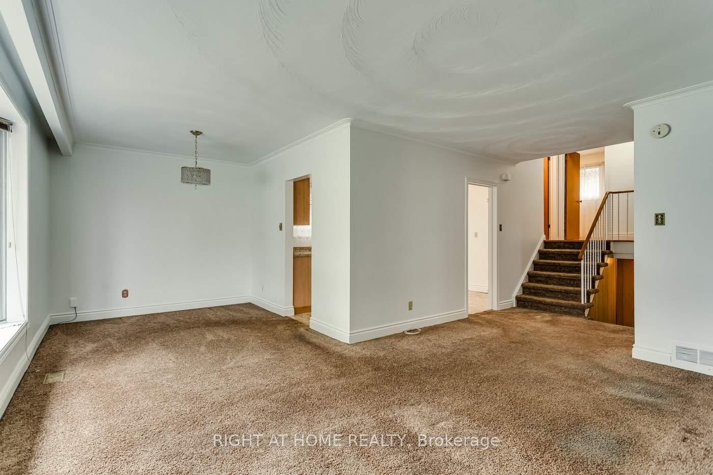 Detached House for sale at 22 Sheva Court, Toronto, Ontario, M1K 3P9 - Kennedy Park - MLS: E12994046