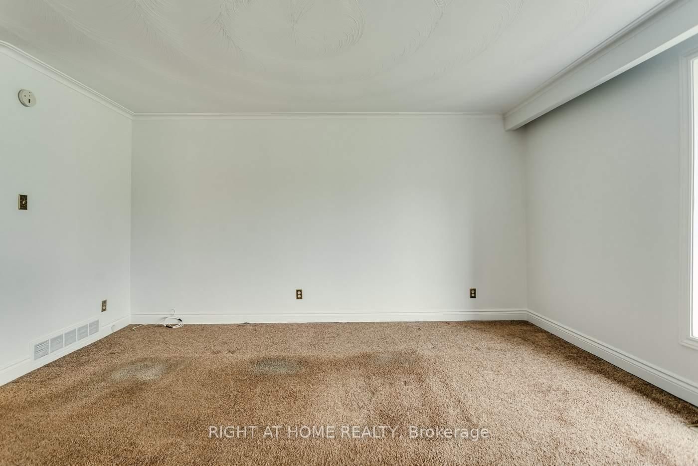 Detached House for sale at 22 Sheva Court, Toronto, Ontario, M1K 3P9 - Kennedy Park - MLS: E12994046