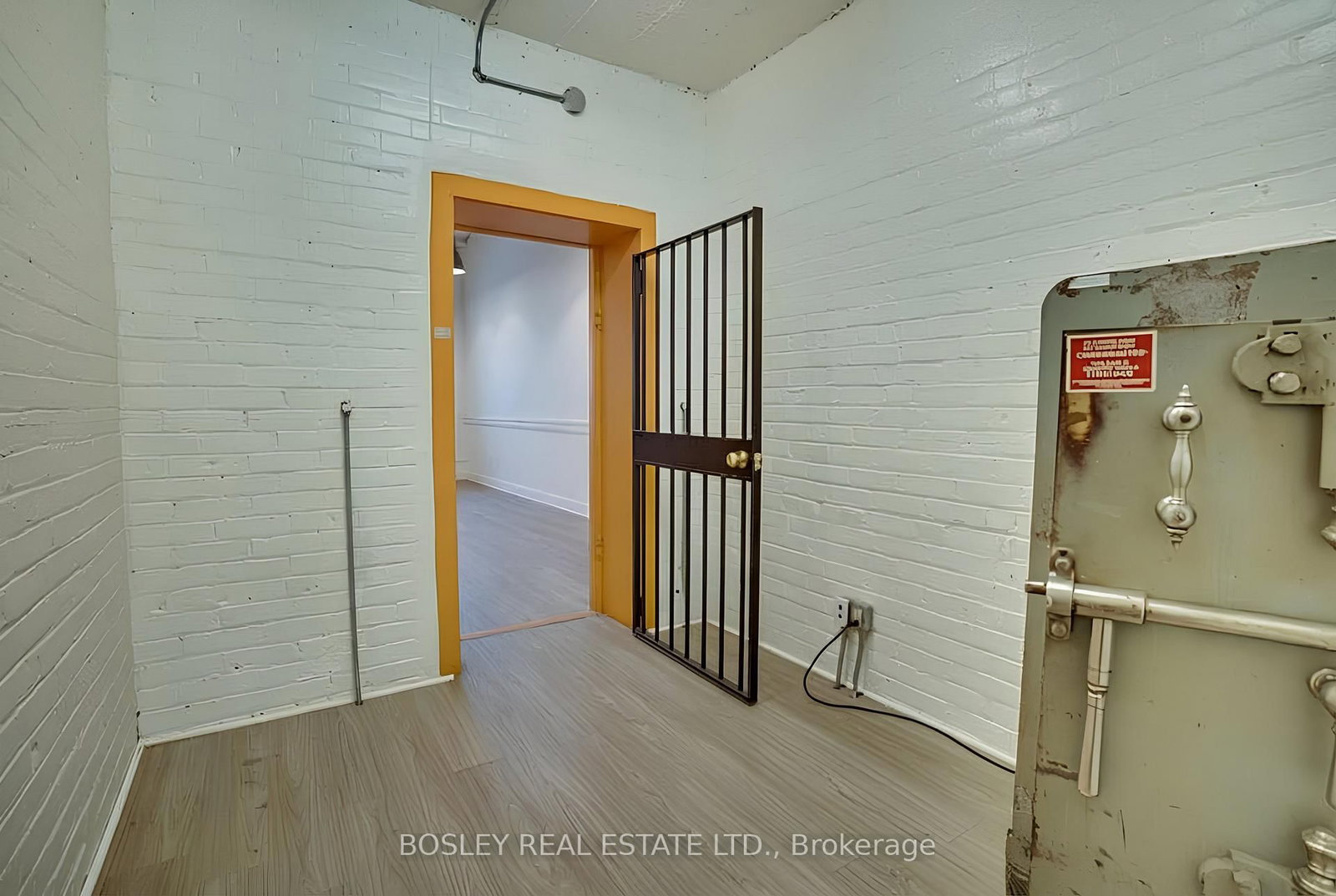 711 Queen Street E, Unit B - Photo 10