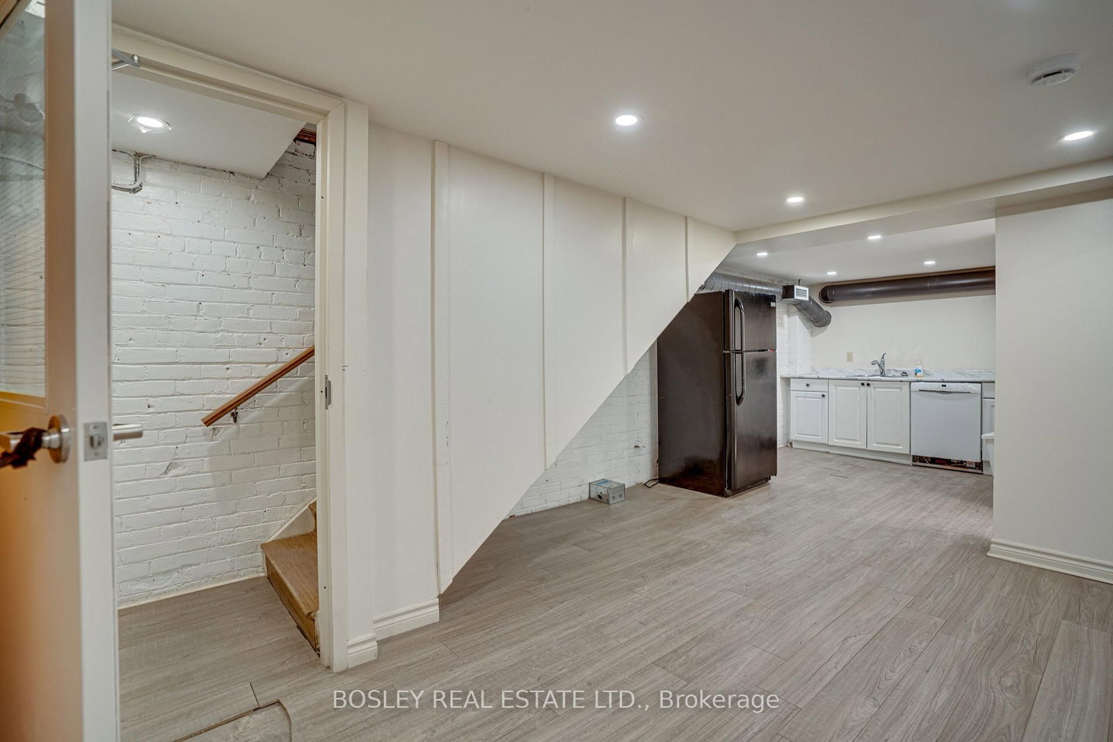711 Queen Street E, Unit B - Photo 13
